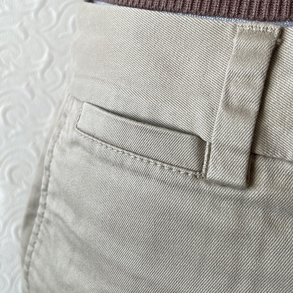Lands’ End khaki shorts - Picture 3 of 9